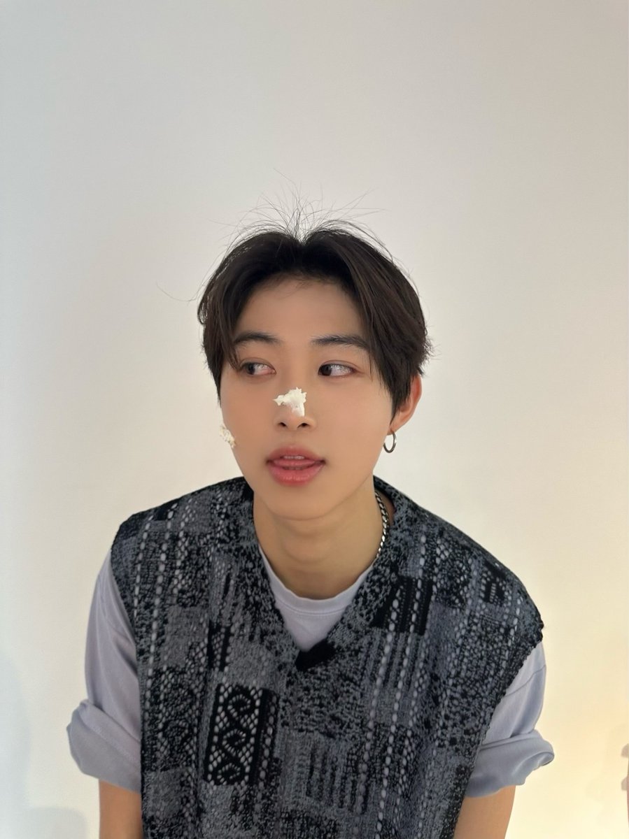 JWiiverofficial's tweet photo. 🎉 230522 HAPPY RIHAN DAY 🎉

1년이 진짜 빠르네요 
작년 생일부터 조금밖에 시간이 안지났다고 생각했는데 ㅋㅋㅋ 
아무튼 최연식 생일 축하해주는사람 여기 모여라~~ㅎㅎ 

#JWiiver #제이위버 #리한 #Rihan #HBD https://t.co/TiXRc88EZJ