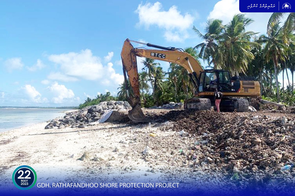 Waddewaadu's tweet image. ގދ. ރަތަފަންދޫ ގޮނޑުދޮށް ހިމާޔަތް ކުރުމުގެ މަޝްރޫޢުގެ ދަށުން، ގޮނޑުދޮށަށް ވެލި އެޅުމުގެ މަސައްކަތުގެ 87 ޕަސެންޓް ނިމިއްޖެ. އަދި މިހާރު ކުރިއަށްދަނީ ރިވެޓްމެންޓް ޖެހުމުގެ މަސައްކަތް.
#MTCCProjects #RayyithungeKunfuni