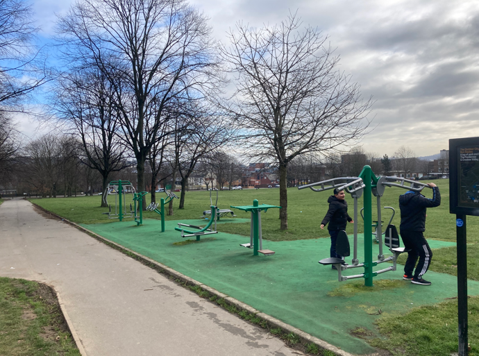 move_map's tweet photo. 🧡 We love getting outside here at the @move_map
Find an #OutdoorGym near you on our #MoveMap 🗺
Today's #MondayMotivation
is a great urban recreation space at #ThePonderosa #Sheffield
✅Cross-Trainer
✅Surfer
✅Chest Press
✅Lat Pulldown
✅Airwalker
@SheffCouncil @goodgym https://t.co/aUGGFgjIws