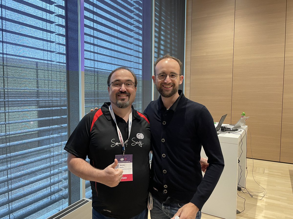 And here we go again! On the road with colleagues <a href="/MeinolfKnepper/">Meinolf Knepper</a>, @iTouch89722134 and already met <a href="/EdytaGorzon/">Edyta Gorzoń</a>, <a href="/TKarafilov/">Tomislav Karafilov</a>, <a href="/andikrueger_de/">Andi Krüger</a>, … I love it 🤩.  It will be exciting three days. #CollabSummit #CommunityRocks