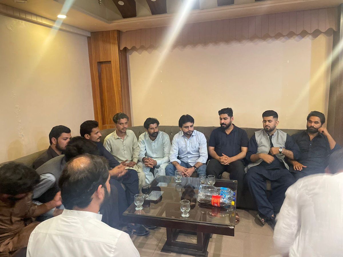 psfmansoor's tweet photo. Met Chairman PSF AJK @AamirInqlabi &amp; other office bearers last night. Discussion was held regarding the preparations of Baagh Jalsa. PSF is strengthen &amp; organized in the entire Pakistan &amp; ready to act on the instructions of Chairman Bilawal Bhutto Zardari.
@BBhuttoZardari https://t.co/mjonjtxnrS