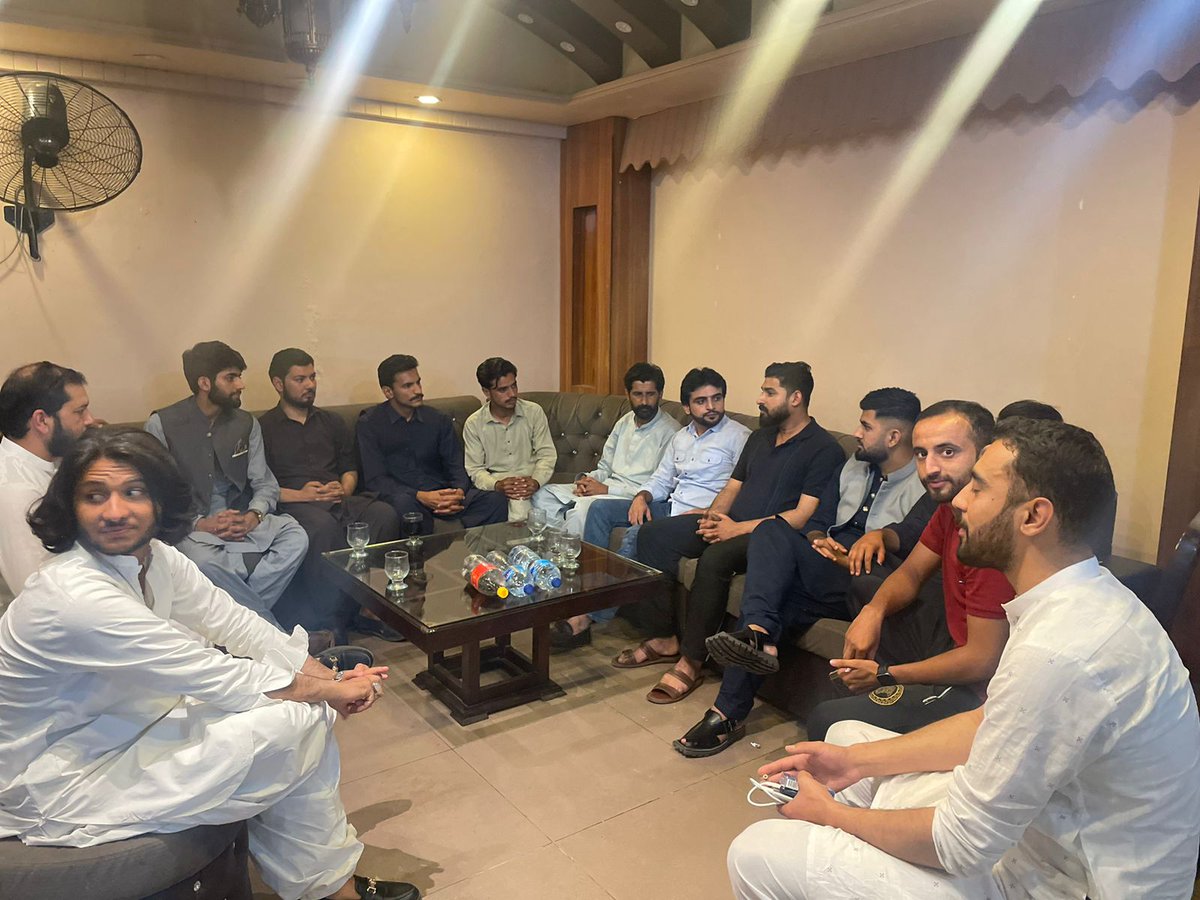 psfmansoor's tweet photo. Met Chairman PSF AJK @AamirInqlabi &amp; other office bearers last night. Discussion was held regarding the preparations of Baagh Jalsa. PSF is strengthen &amp; organized in the entire Pakistan &amp; ready to act on the instructions of Chairman Bilawal Bhutto Zardari.
@BBhuttoZardari https://t.co/mjonjtxnrS