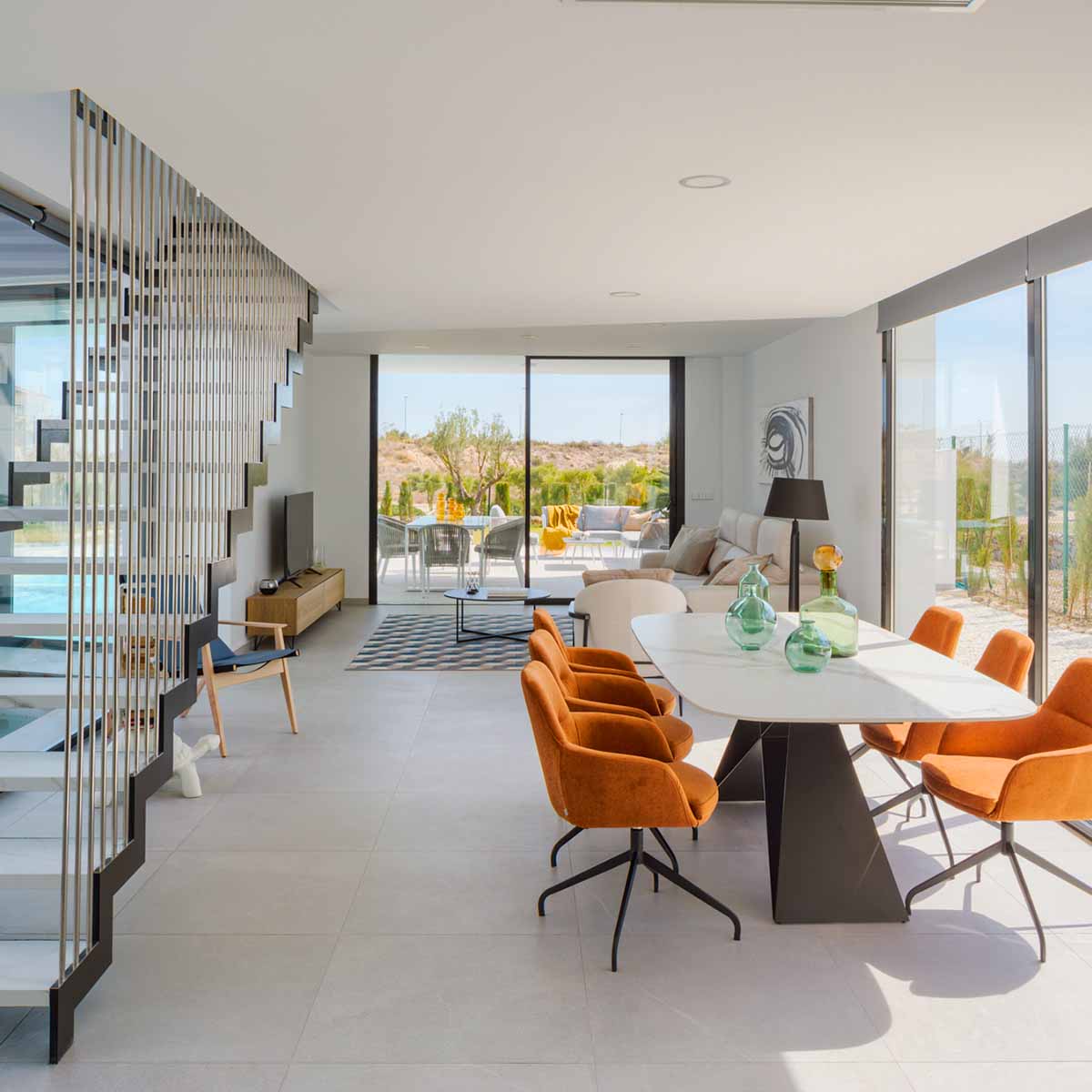 Alt_Singularity's tweet photo. ¿Estás buscando una inversión inmobiliaria de cara al verano?
Villas Santolina está compuesta de villas individuales de alta calidad y prestaciones, dispone de seguridad 24h, campo de golf de 18 hoyos, pistas de pádel y tenis, zona comercial y de ocio...🔻
https://t.co/LxIfrb0T35 https://t.co/Pk9GKdsUc1