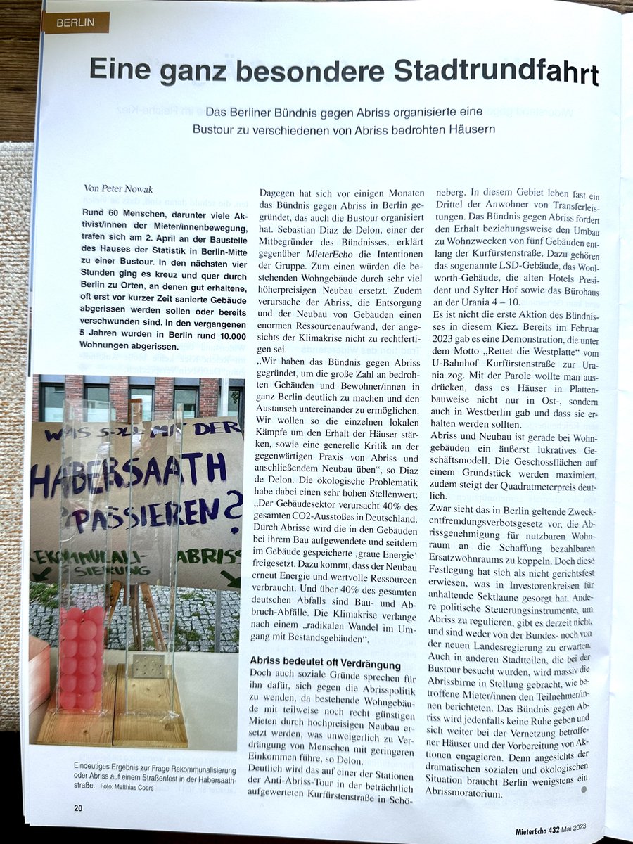 Eine ganz besondere Stadtrundfahrt 

Das Berliner Bündnis gegen Abriss organisierte eine Bustouristik zu verschiedenen von Abriss bedrohten Häusern

Von Peter Nowak

MieterEcho 432 Mai 2034

<a href="/LauseBleibt/">Lause Bleibt</a> <a href="/hab_ich_saath/">Leerstand Hab-ich-saath</a> <a href="/SOS_habichsaath/">Eilmeldungen aus der Habersaathstraße!</a> <a href="/Habersaath46/">Habersaath 46</a> <a href="/IGHabersaath/">IG Habersaathstraße</a> 
#Mietenbewegung