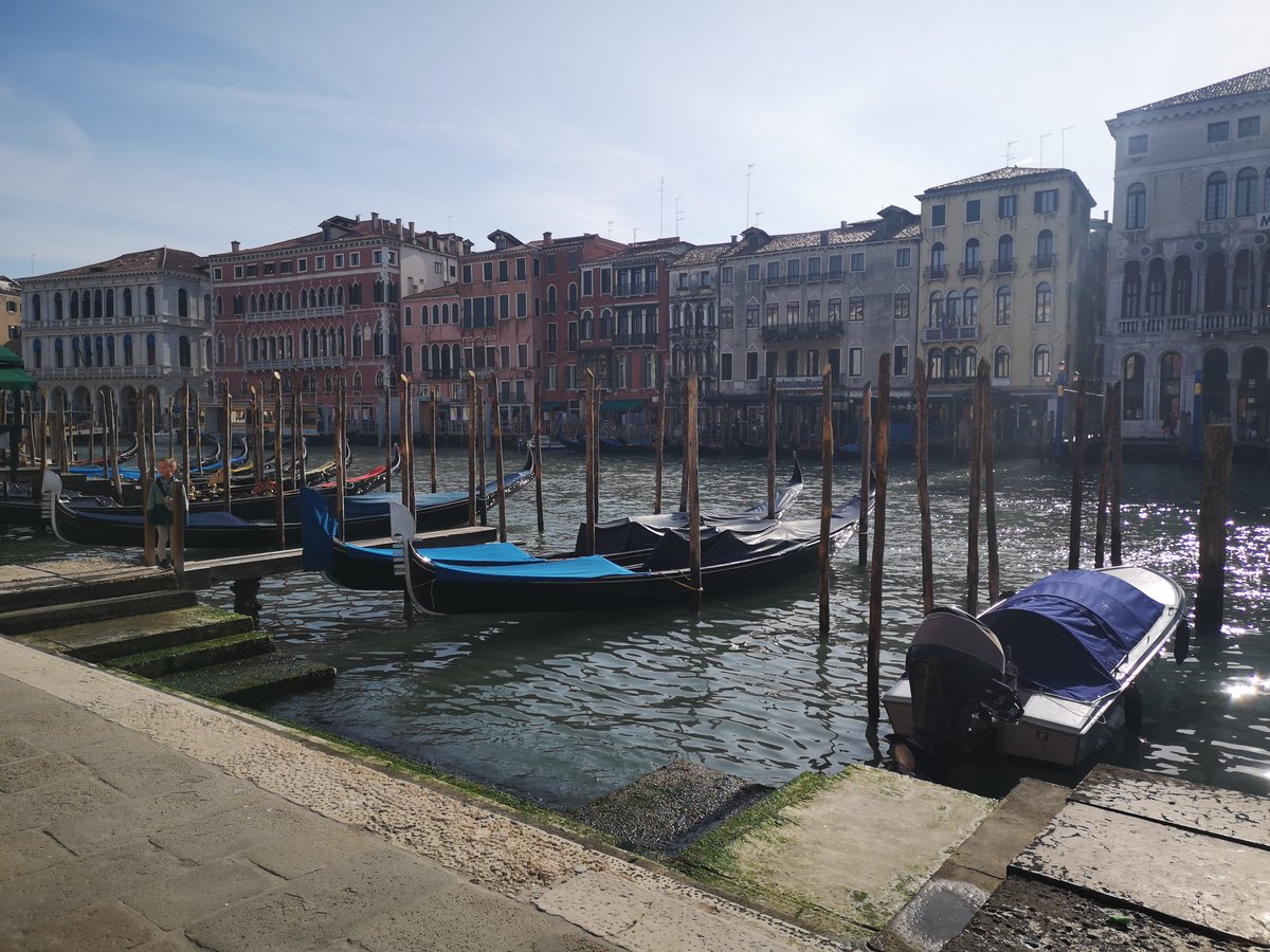 Good morning #Venice / Buongiorno #Venezia

#eredijovon #italy #jewelleryshop #gioielleria #visitvenice #discovervenice