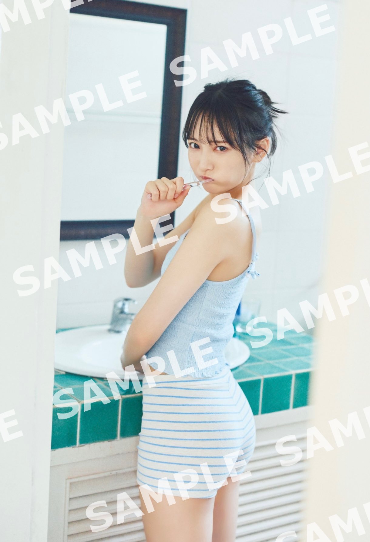 【SALE／37%OFF】 鈴木瞳美1st写真集 ひとめぼれ【公式】  X: on アイドルグッズ