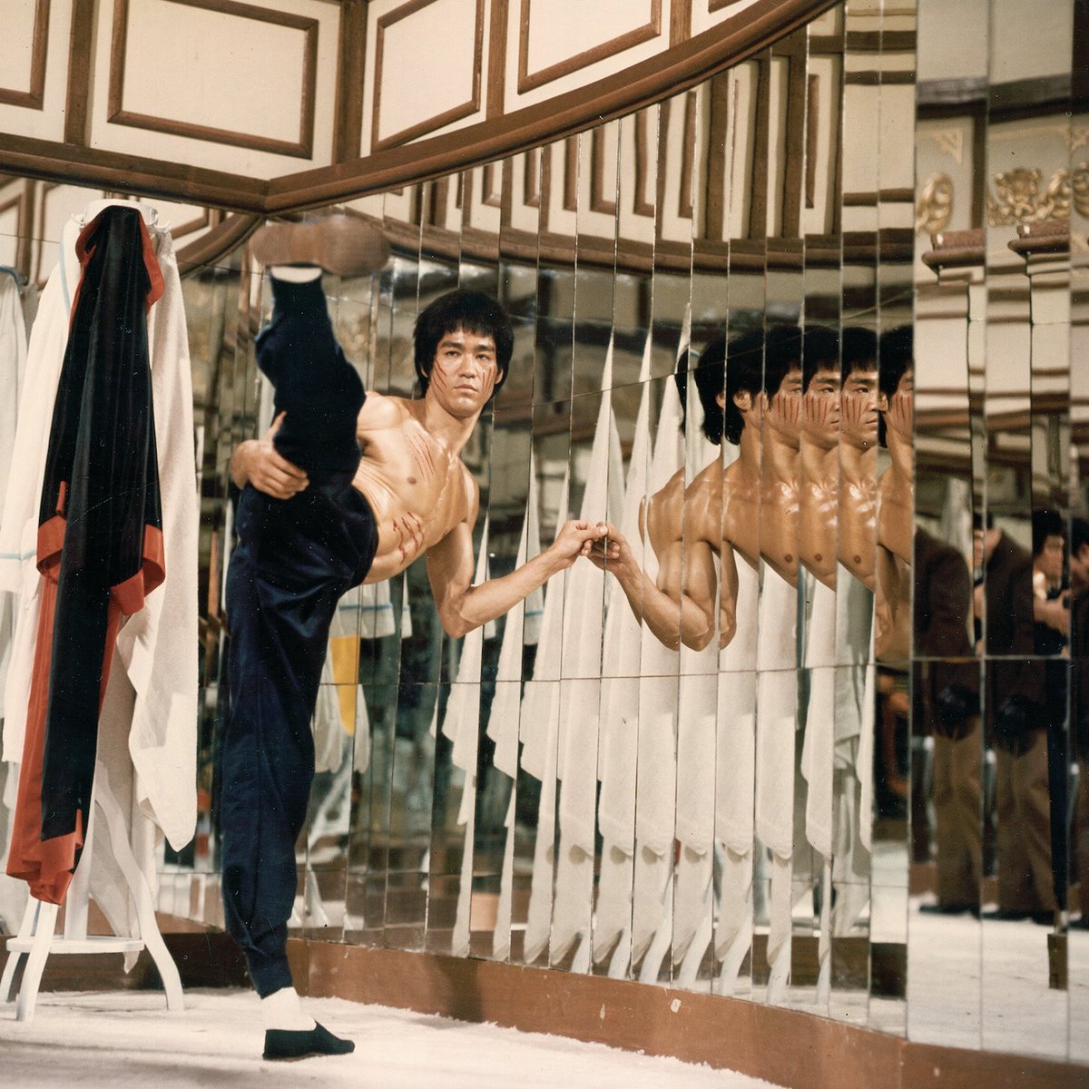 Bruce Lee tweet media