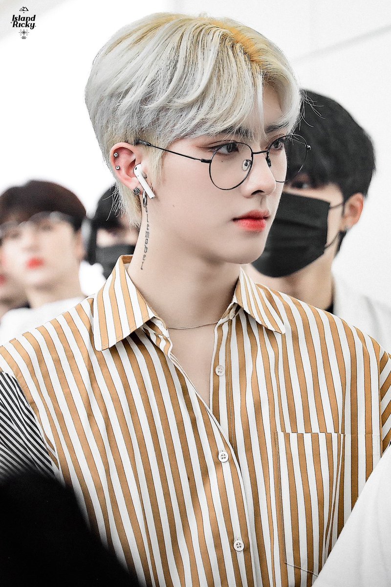 🐱
#리키 #RICKY #沈泉锐 #ZEROBASEONE #ZB1