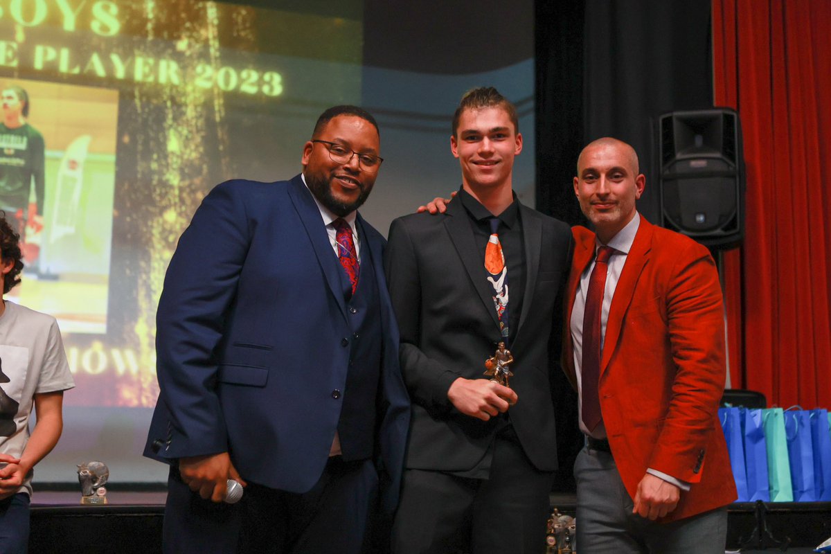 SolentKestrels's tweet photo. Junior End of Season Awards ππ
Next up itβs the U16 Boys who finished 4th in U16 Prem.
MVP - Dawid Cimochowski
MIP - Seb Riley
Coaches Player - Lucas Peacock
Defensive Player - Elijah Lotriet
Congrats on the season boys! ππ
#KestrelsFamily #SeasonAwards https://t.co/lwDJlTVOjR