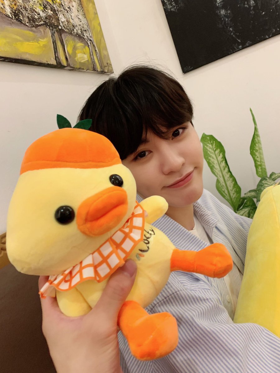 by_EPEX's tweet photo. [#백승]

우리 민우~~생일축하한다아 20대 첫 생일 어때? 똑같지? 그치? 건강 잘 챙기고 항상 옆에서 응원하니까 하고싶은거 다 해 뭐든 잘할거니 난 믿는당~~ 사진은 진짜 많이 참았다... ㅎ 아푸지말고 오래 보자 이왕 시작한 거 같이 정상은 찍자ㅋㅋ 사랑해~🥰

#OurVitAMINDay #아기_천사_아민럽 https://t.co/tm2Hp4sa58