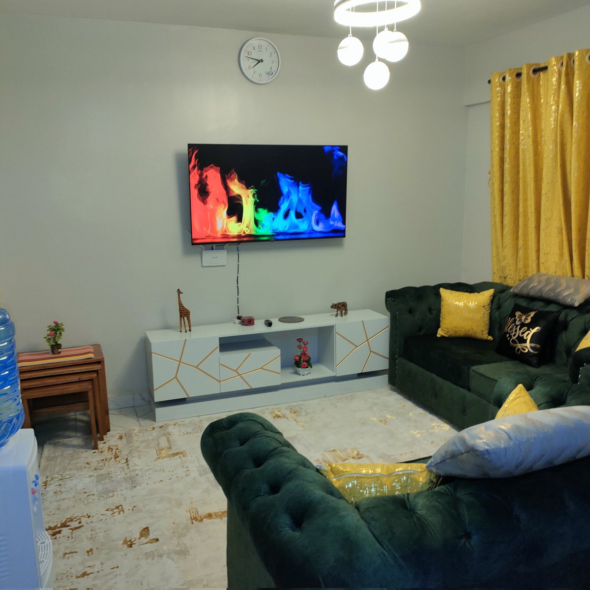 kenmwalker's tweet photo. -Easy access to all amenities 
-Panoramic Rooftop view
-Price Ksh 2500 negotiable for longer stays
Call/WhatsApp 0700206644
Thika road https://t.co/BlRSCxYtSZ