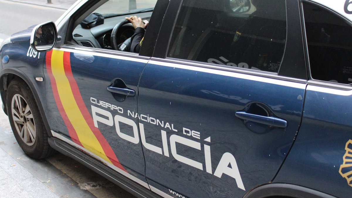 Detenido un joven de 22 años cuando intentaba violar a una chica de 21 en Latina
telemadrid.es/programas/buen…