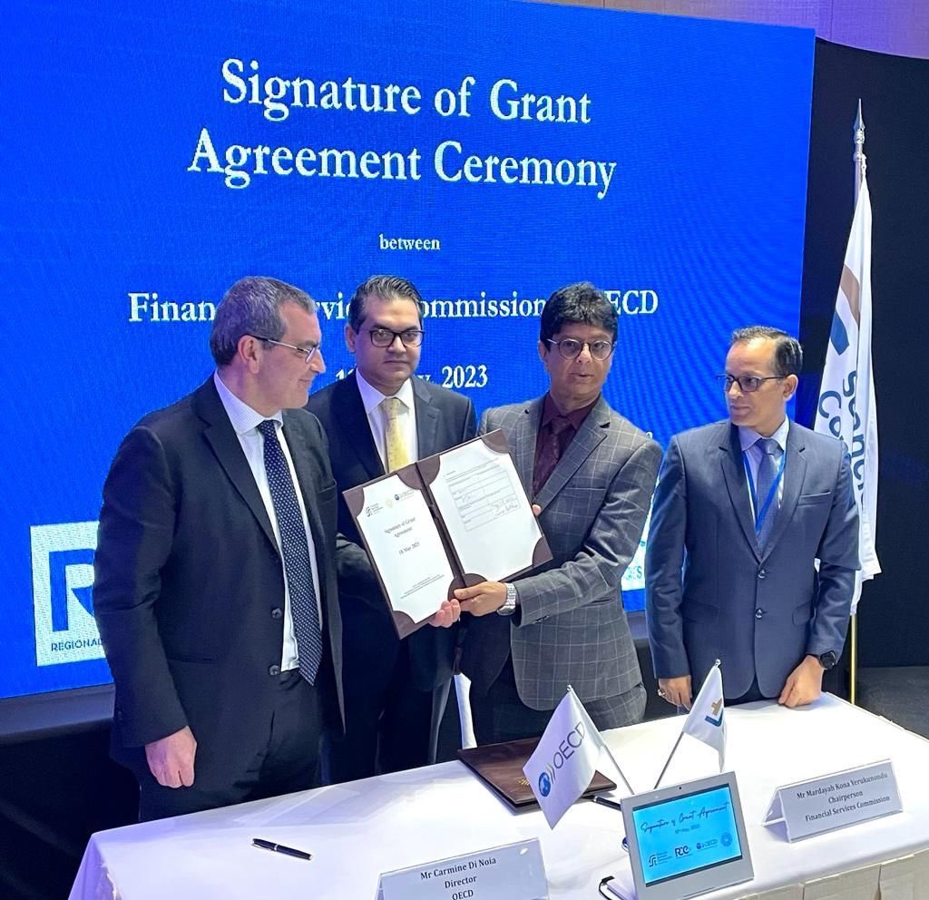 BoM_Mauritius's tweet photo. Keynote address by the Governor @HarveshSeegolam,at the
Signature of Grant Agreement between the Regional Centre of Excellence and the @OECD, available on https://t.co/CamOr3jCh1 #Centralbanks #signature #agreement #cooperation #mauritius #banking #economy https://t.co/c184ufXVU4