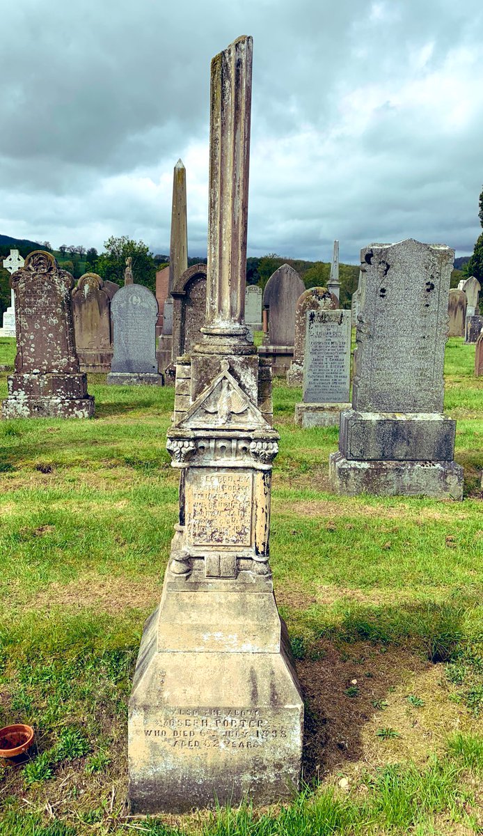 #MementoMoriMonday Broken column in #Crieff cemetery. Erected by Joseph Porter in memory of his 23 year old daughter, who died of phthisis (TB) in 1876.  Joseph and Sarah Jane’s husband, George Smith, were railway workers.