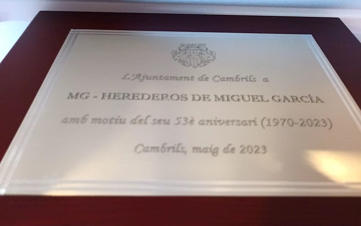 Enhorabuena <a href="/EDUARDO72165870/">Eduardo García Fernández</a> por este merecido reconocimiento a la trayectoria y a los proyectos comerciales que habéis realizado en #Cambris Un privilegio contar con tu presencia en nuestro equipo. <a href="/FiraCambrils/">FiraCambrils</a> <a href="/JCRomeraGil/">Juan Carlos Romera Gil 🧡</a> <a href="/sgamezcambrils/">Santi Gamez</a> <a href="/_YolandaBurgos/">YOLANDA BURGOS</a> #Cambrilsenpositiu