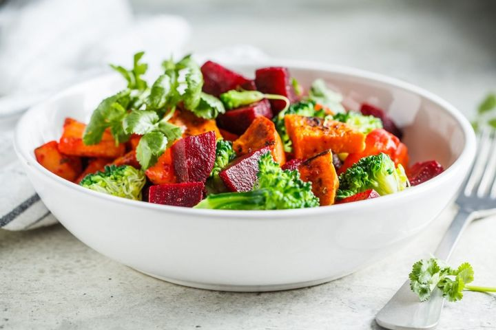 drkasenene's tweet photo. Top foods for health

1. Broccoli, cabbage, sukuma wiki
2. Avocado and olives
3. Nuts - almonds &amp; walnuts
4. Dark berries 
5. Turmeric and garlic
6. Beans 
7. Pumpkin, chia and hemp seeds
8. Carrots, Pumpkin &amp; Sweet potatoes
9. Organic Eggs and Fish
10. Cocoa &amp; dark chocolate https://t.co/Jc7ps1dV7w