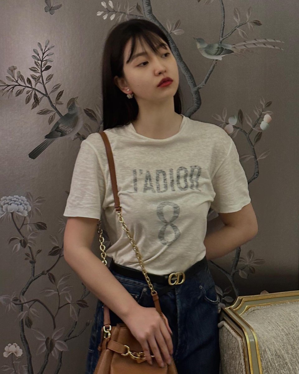 [INSTAGRAM POST] - 3P

Ty @.dior for the lovely C’est Dior Bag…🦜.🌺.🖤.💭#DiorFall23
instagram.com/p/CsiQACAvCLY

@RVsmtown #RedVelvet #레드벨벳 #Yeri #예리 #TRF2022 
230522 · 15:20:48 KST