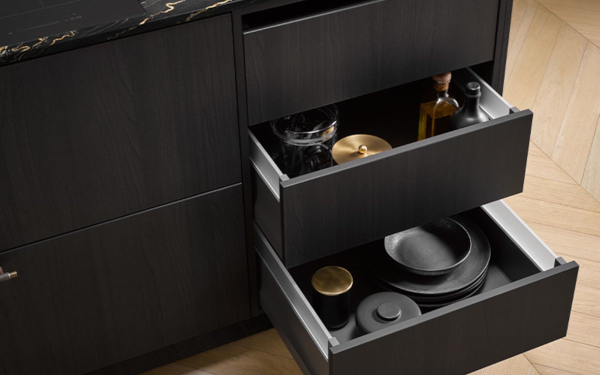 kuechenmennen's tweet photo. Häcker Küchen AV 2040 Feineiche-schwarz - AV 6000 Umbra-natur

#einbaukuechen #kuechenstudio #markenkuechen #kuechenplanung #kuechenberatung #kuechenideen #kuecheneinrichtung #wohnkueche #traumkueche #wunschkueche
Bild: #Häcker
Online-Prospekt #systemat:
https://t.co/iACl762Gi7 https://t.co/MnyjObzw88
