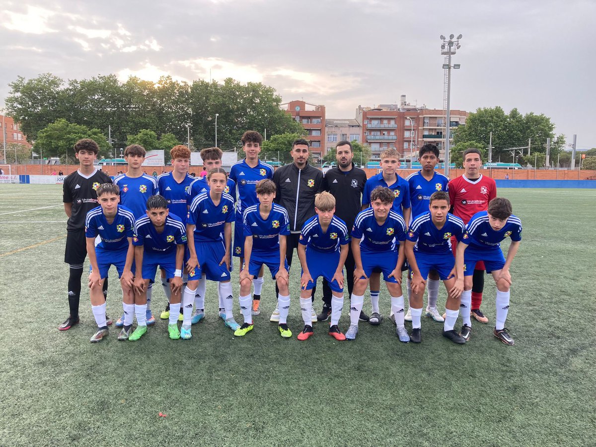 Nuestro Infantil A seguirá siendo de División de Honor una temporada más! 💪🏼 Después de un inicio de liga muy difícil, con mucho trabajo y confianza, han sabido darle la vuelta y conseguir la salvación! 🙌🏻💙 Felicidades a todo el equipo!! Vamos, Sangra!! 💙🤍 #cesantgabriel