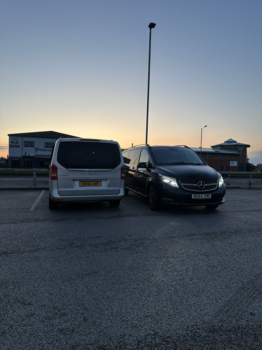 6startraveluk's tweet photo. DM TO BOOK RETWEETS APPRECIATED 🔥🔥🔥 https://t.co/pHFcusNDZH