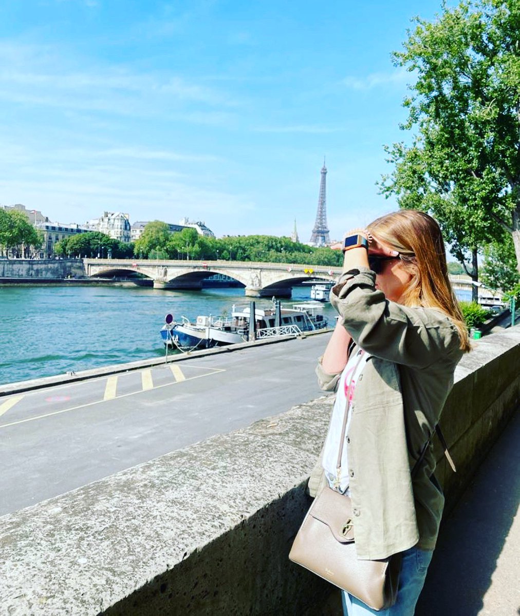 WorkSmartHub's tweet image. 👀HAS ANYBODY SEEN THE 
PLANE ⁉️

Flight CANCELLED from PARIS 🤦‍♀️✈️❌

⭐️OUT OF OFFICE ⭐️ Bring the MD Home!!

#mondaymorningproblems #mondaymood #businessowner #flight✈️ #paris