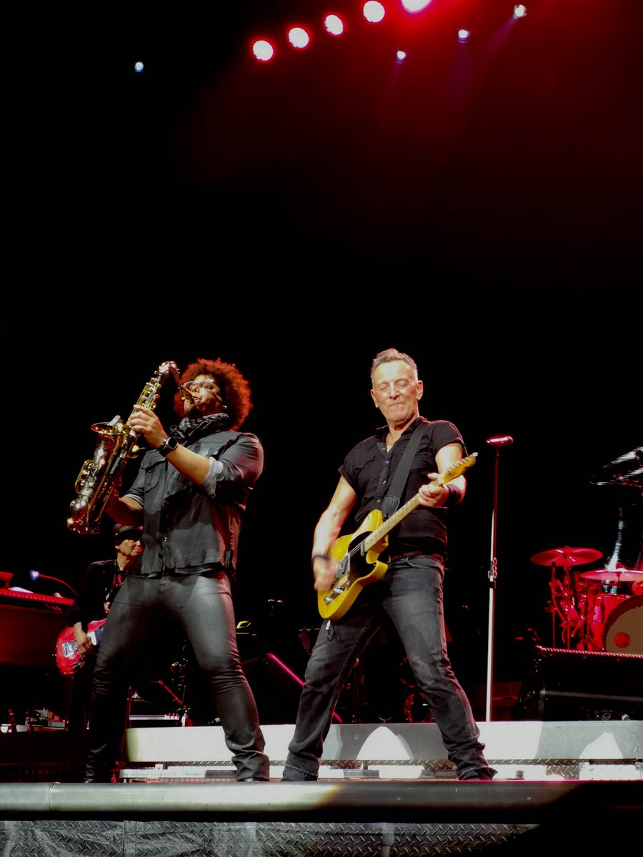 ThunderRoadie_'s tweet image. 7 ans d'attente, déjà une semaine...

#springsteenparis #estreetband #brucespringsteen