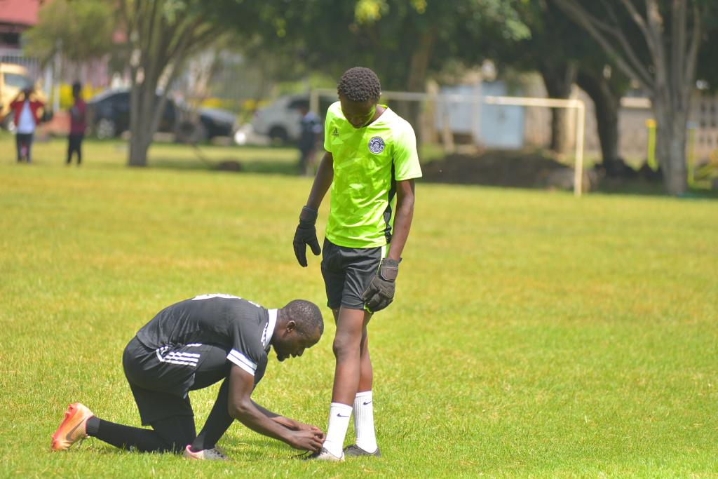fc_rooftop's tweet photo. WELLNESS MONDAY

Feeling overwhelmed with things that you cant share among your circle of friends? @ChiromoHospGrp  has a toll-free number you can call if you need help with mental health issues.

Dial 0800220000 for help.

#RooftopFC
#MentalHealthAwareness 
#WatuWazima https://t.co/JCfbRjnZXI