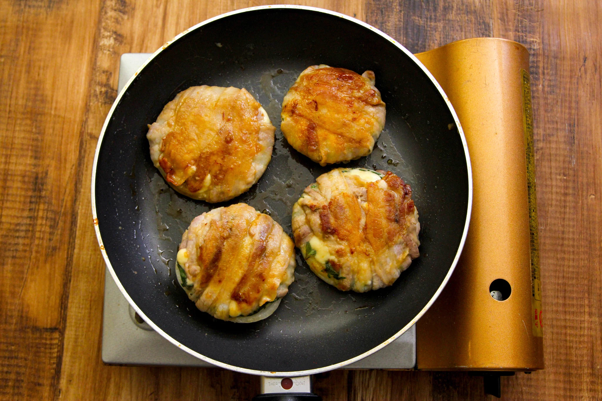 新玉を食べるならコレ！少ない量で大満足♪甘辛なたれが最高に美味しい『豚肉巻き』