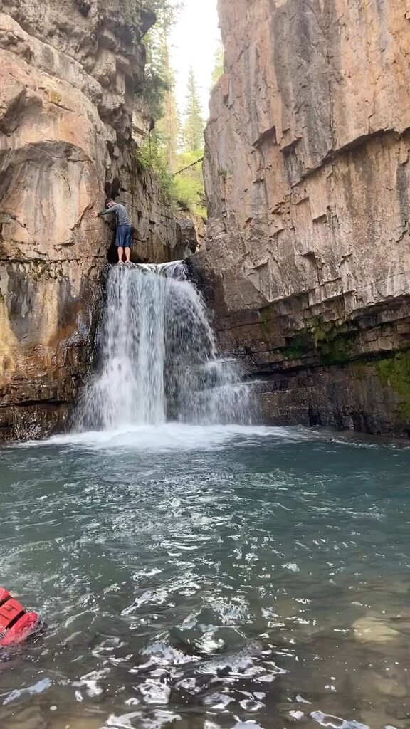 Video credit goes to my wifey who was somehow filming and taking pictures at the same time. #lastfall #waterfall #mountainlife #mountainliving #therockies #rockymountains #mountains #views #instadaily #instagram #instatraveling #instatravel #photooftheda… instagr.am/reel/Csi3tlwg6…