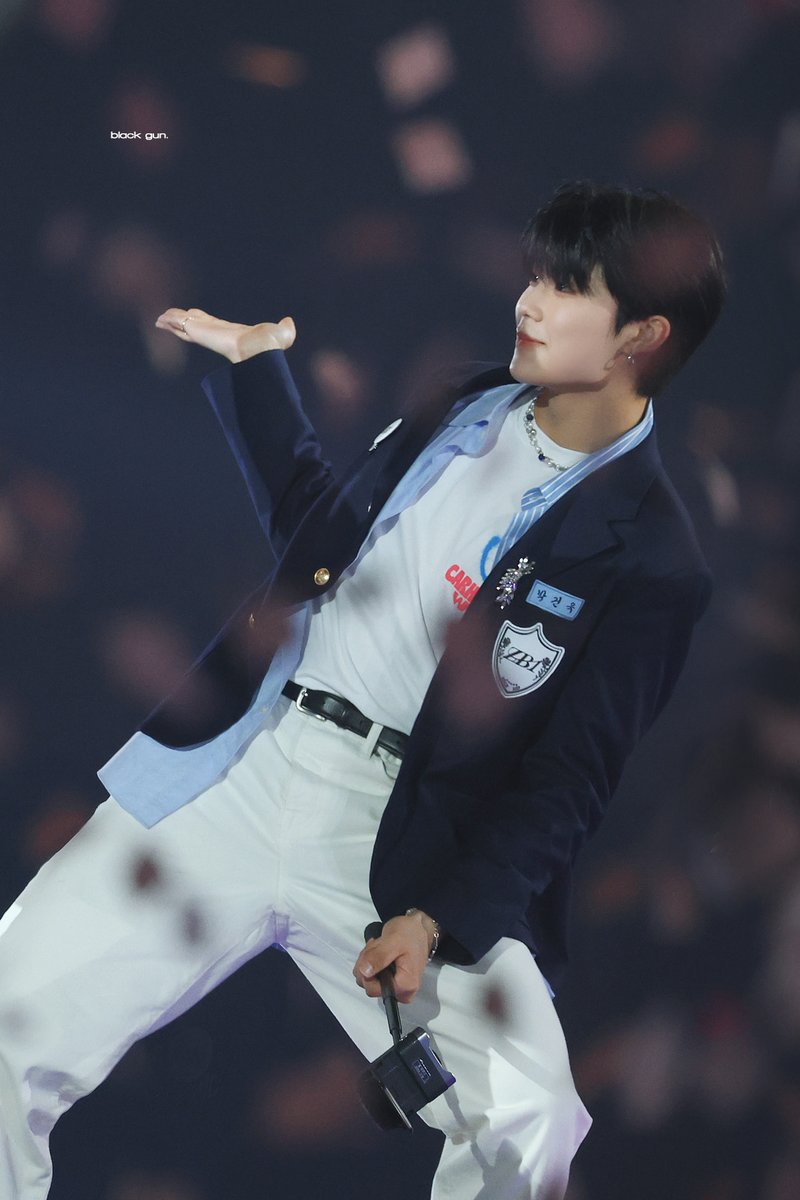 black gun. tweet media