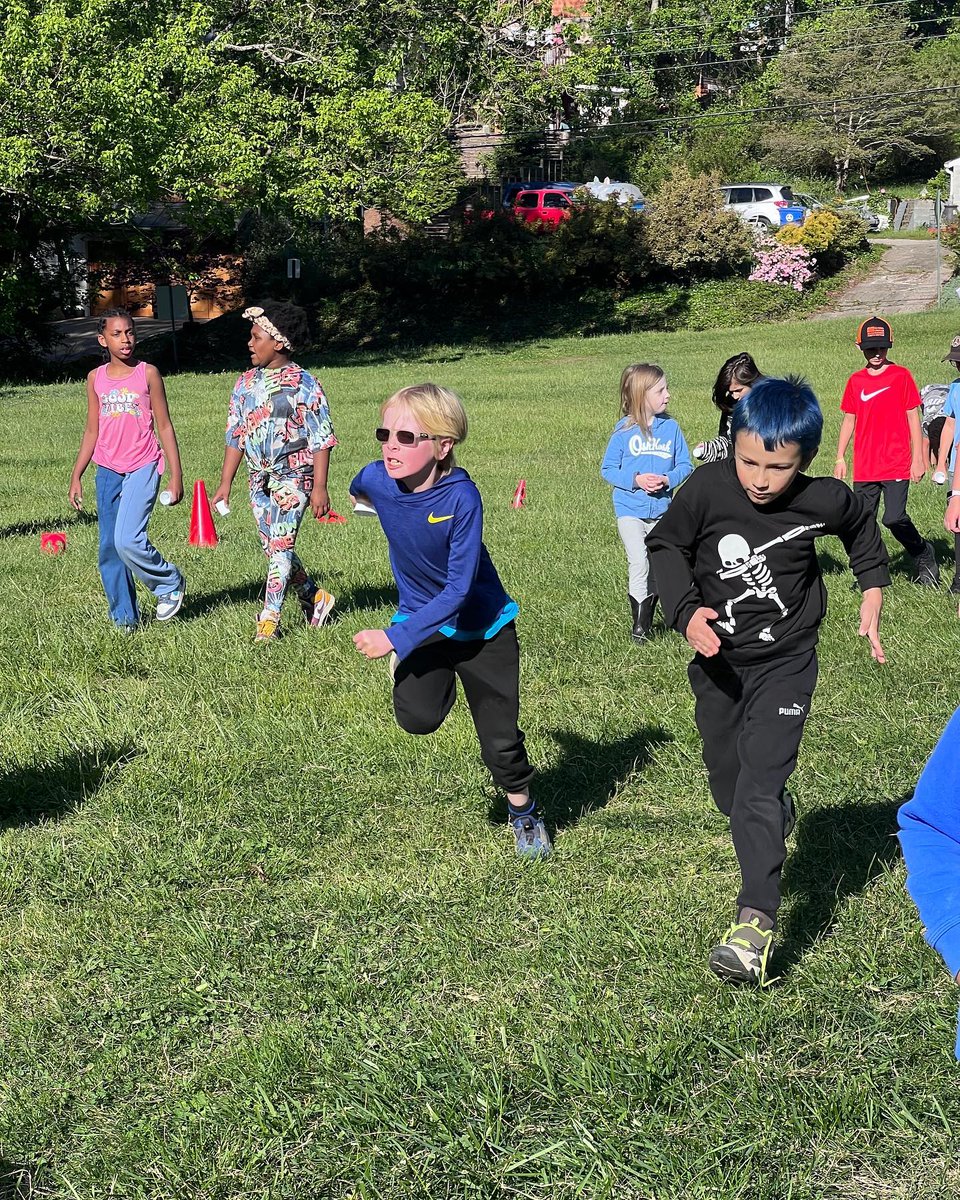 AVLCitySchools's tweet photo. Hall Fletcher Elementary's first Boosterthon was a huge success!
#theHFEdifference
#ACSCougarPride https://t.co/6cge0ZZVuP