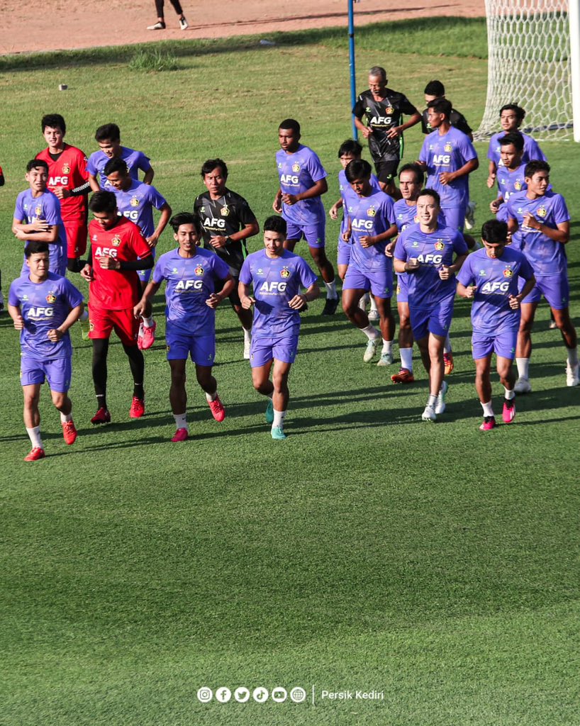 Persik Kediri tweet media