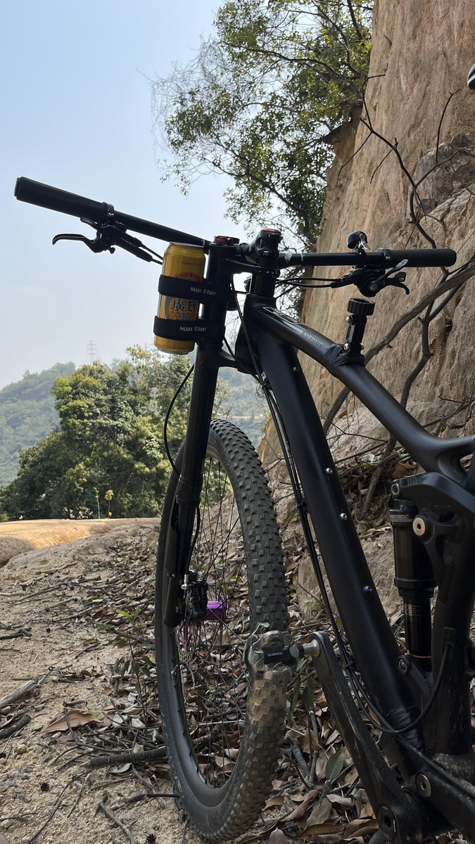 senlin305's tweet photo. #MucBlue
#UtilityBelt
#MTB
#mountainbike
#ride
#bike 
#cycle
#cycling 
#bicycle
#insta360
#Canyon
#Lefty
#魔术贴绑带
#固定底座
#充电宝
#菠萝啤
#飲料
#扎带
#山地车
#登山车
#脚车
#单车
#脚踏车
#自行车
#자전거
#라이딩 
#自転車 https://t.co/xfitn9UIcj