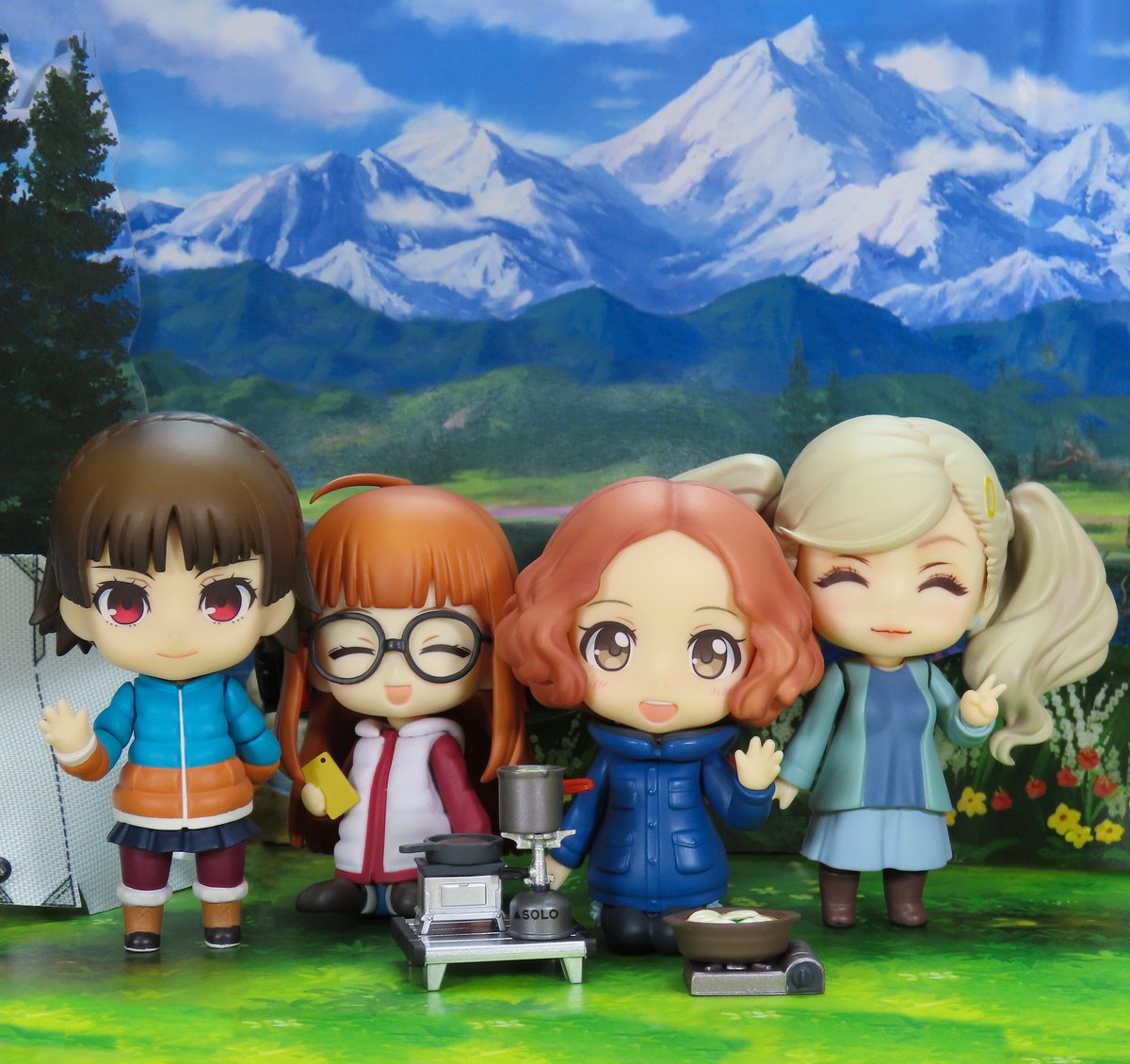 Free day of P5 Girls week: the girls go camping ⛺️

#P5GirlsWeek #FutabaSakura #AnnTakamaki #MakotoNiijima #HaruOkumura #Persona5 #Persona5Royal #nendoroid