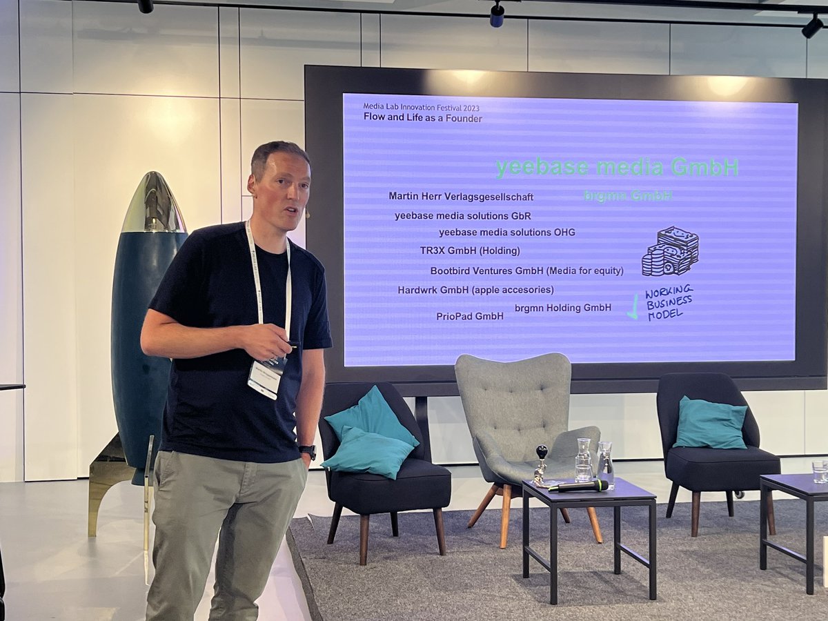 Starting the afternoon with an ignite talk of <a href="/brgmn/">Martin Brüggemann</a> about his journey as a media founder. 👏 #MIF23