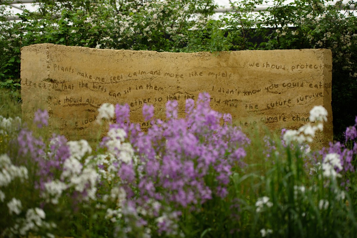 sfmtweet's tweet photo. Drum roll, please! 🥁

Introducing the School Food Matters Garden at the #RHSChelsea Flower Show. Isn’t it beautiful? This garden is all about raising awareness of our mission for every child to be able to enjoy nature and learn about food #OurEdibleClassroom. @ProjGivingBack https://t.co/8CiEy2Kmqe