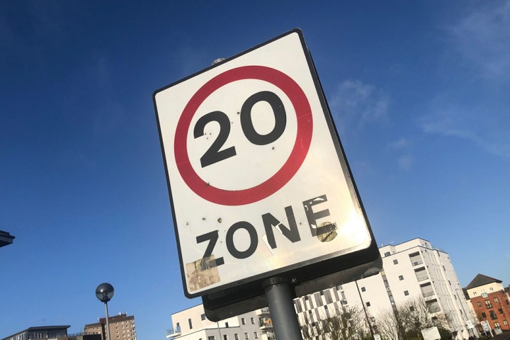 expertfirstdri1's tweet photo. New research confirms that 20mph limits backed by physical measures have substantially greater speed and casualty reduction benefits than those without.

https://t.co/KRaV4cW8lz 🔗

@PACTS @RoadSafetyTruUK https://t.co/z6zgK2pGvo #ExpertFirstDriver #firsttimedrivers