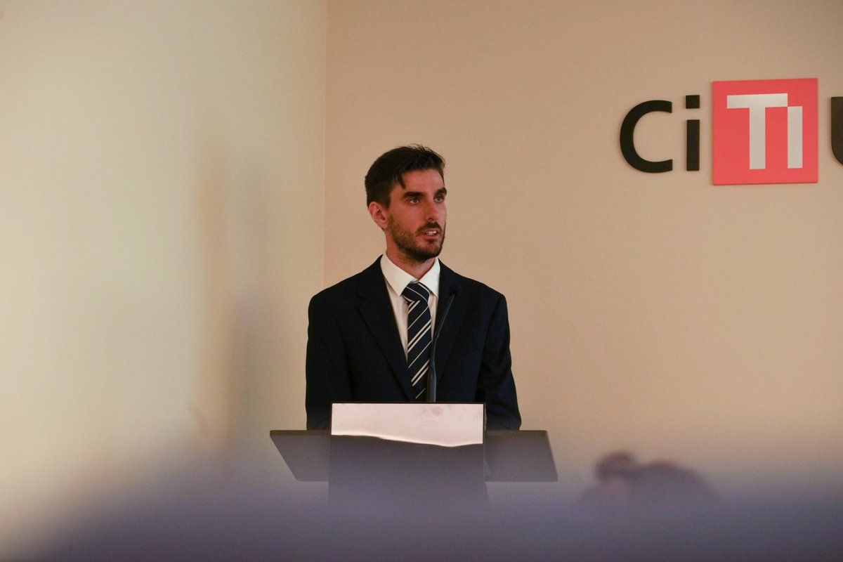 Very happy to announce a new #CiTIUSPhD: congratulations to @RubnLaso, who has successfully defended his thesis today.

A work entitled 'Dynamic workload optimisation on NUMA and heterogeneous architectures'.

🙌🎓 Bravo, Dr. Laso!

🔗 youtu.be/TvvUUEkqqY4

#FEDERGalicia