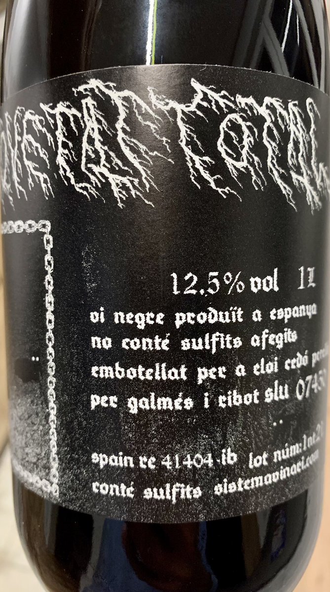 nacho_pelaez's tweet photo. Cuando llega a Asturias un poquito de ese manjar de dioses que es el atún rojo, hay que aprovecharlo. Y saborearlo con un vino disfruton como este Novetat Total de #EloiCedo. Además, como curiosidad, botella “de a litro” 😊😊 https://t.co/nvrtqVykwb