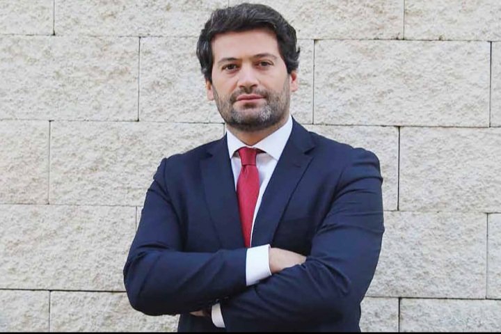 dopovovoz1's tweet image. ANDRÉ VENTURA DO PARTIDO CHEGA !

NÃO DEIXEM PASSAR ISTO !

QUEREMOS:

O 1° MINISTRO ANTÓNIO COSTA.

E TAMBÉM O #ANTÓNIO #MENDONÇA #MENDES.

NA COMISSÃO DE INQUERITO PARA SER OUVIDO SOBRE A ACTUAÇÃO #ILEGAL DO #SIS. 

ELES SÃO SÓ FUNCIONARIOS PÚBLICOS. 

NÃO PODEM RECUSAR-SE!