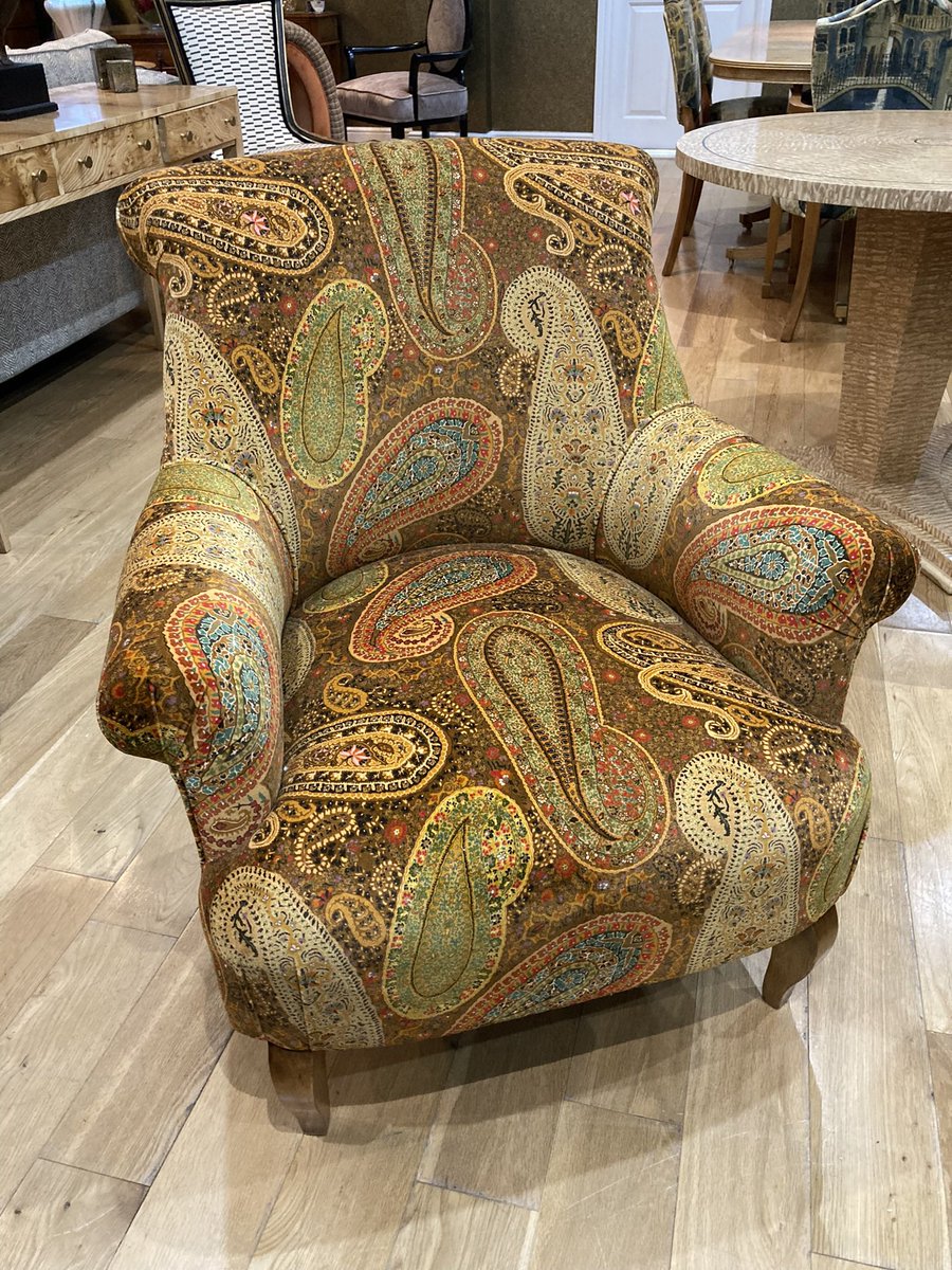 FraserInteriors's tweet photo. Beautifully handcrafted chair in Mulberry_home printed velvet and so comfortable. This one may have to come home with  me! https://t.co/adHjkCrlKY