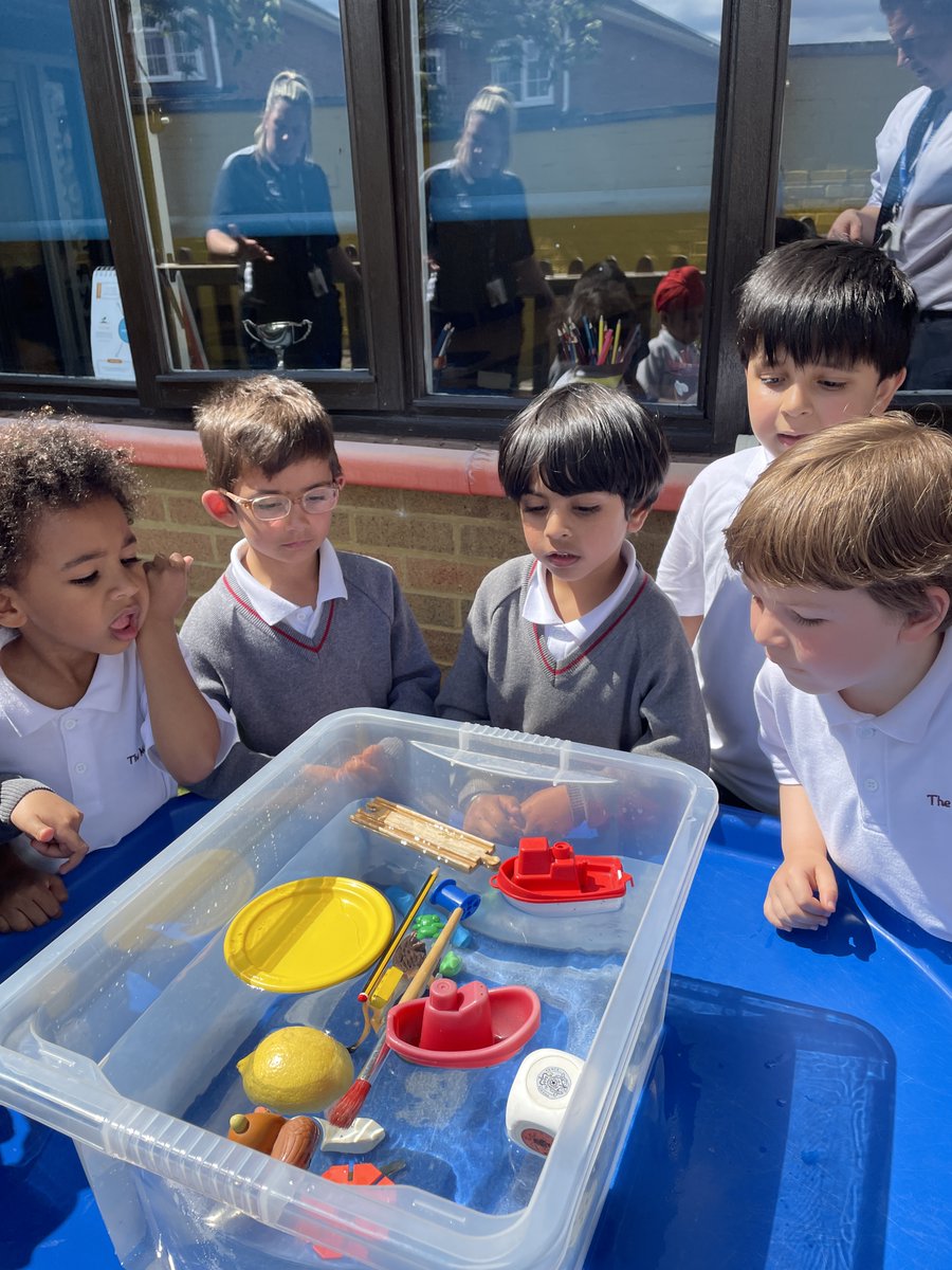 Themallschool's tweet photo. In Reception we have been learning the properties of different objects and discussing whether they thought that each item would float or sink.
#ignitetheloveoflearning #themallschool #flot #sink #floatorsink #experiment #reception #twickenham #richmond https://t.co/DDMJWbyGel