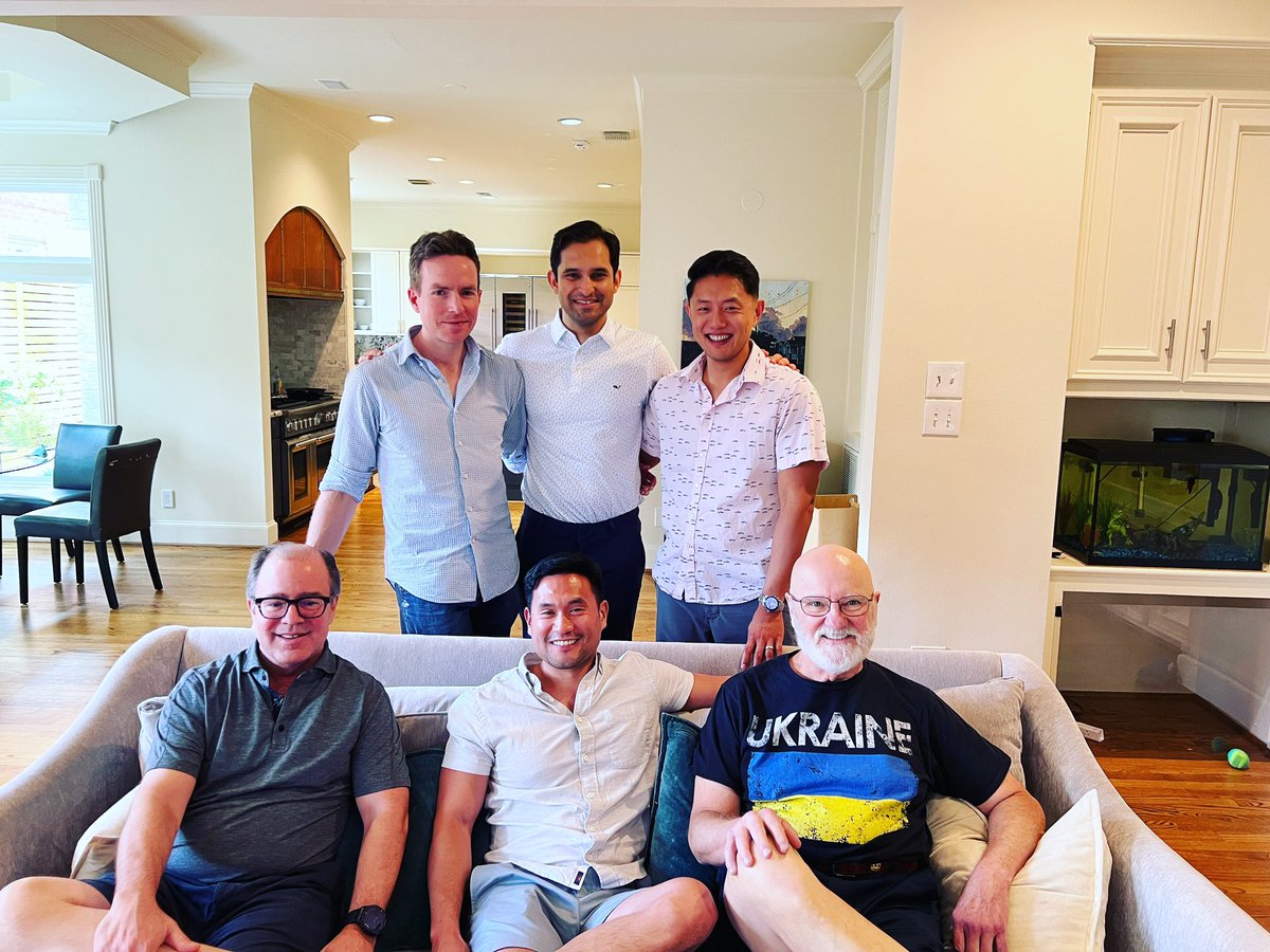 Members of the past present and future of HMH neurosurgery #Neurosurgeon <a href="/MethodistHosp/">Houston Methodist</a>  <a href="/HMethodistMD/">Houston Methodist MD</a> <a href="/HMNeurosurgery/">Houston Methodist Neurosurgery</a> <a href="/SeanBarberMD/">Sean Barber, MD | HMH Neurosurgery Spine</a> #mentor #colleagues