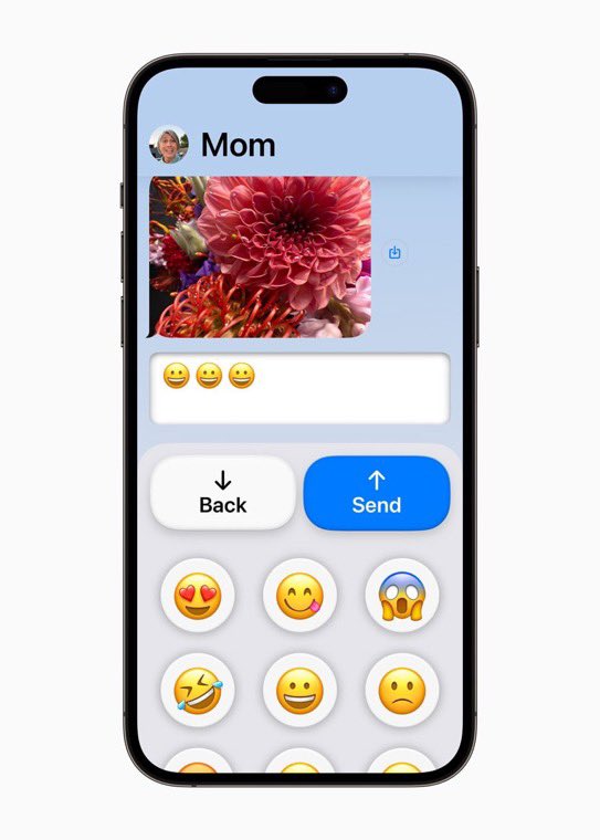 1simplechic's tweet photo. Apple a dévoilé une interface entièrement repensée pour offrir aux seniors une expérience de navigation plus simple. L'interface est simple mais ultra-efficace.

Cliquez ici pour en savoir plus : https://t.co/xNCMLh76Y3 https://t.co/ApfmbONaDa