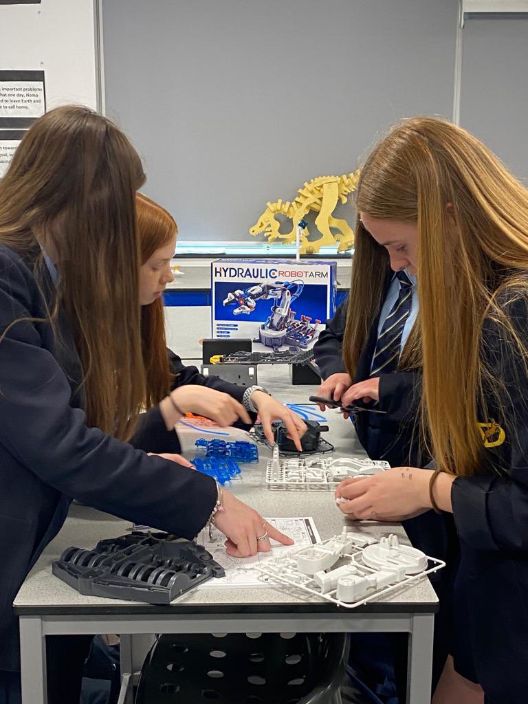 Science @ The Deanes tweet media