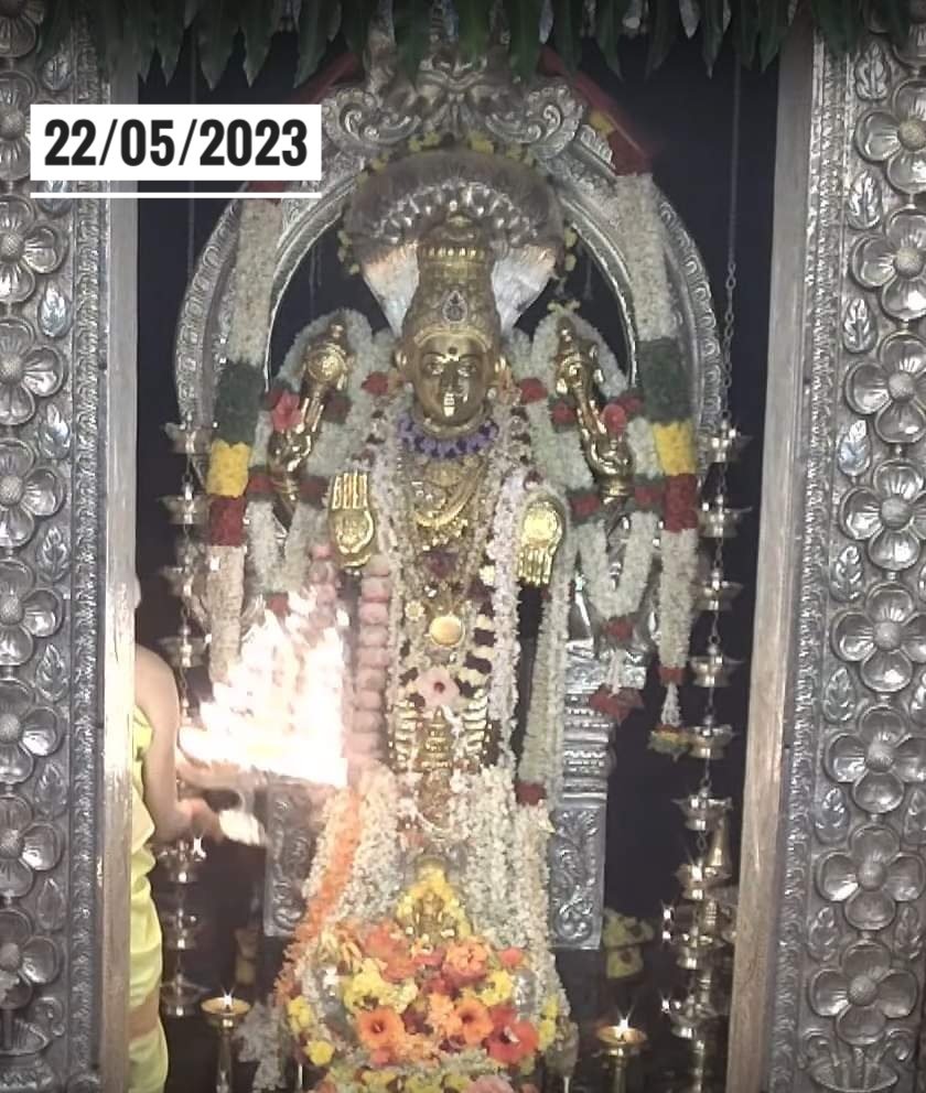 Today's Annapoorneshwari Horanadu darshana
ಈ ದಿನದ ಹೊರನಾಡು ಶ್ರೀ ಅನ್ನಪೂರ್ಣೇಶ್ವರಿ ದರ್ಶನ..🙏 
22/05/2023

#DailyDarshana #Horanadu #Karnataka #Temples #kannada