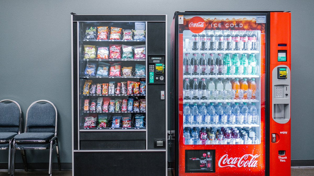 MrPassive_'s tweet image. You can use a vending machine business to make $10,000 a month (I do this).

If you have any of these 3 skills, you need to start a vending machine business: