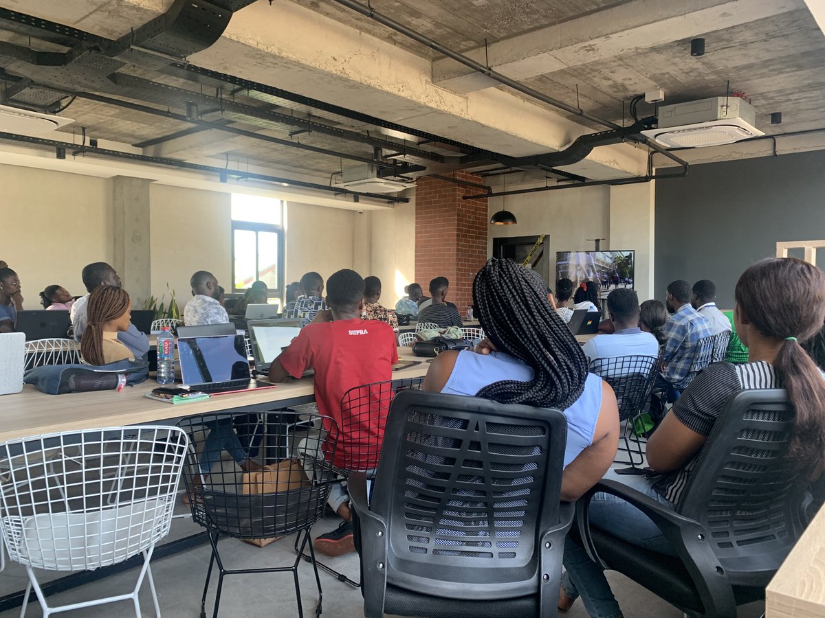 MensahRudolph's tweet image. Visited the East Legon Hub for in-person meetings, including peer coaching sessions. The opportunity to connect with fellow participants and engage in meaningful discussions added tremendous value to my learning journey. #ALXDataAnalyst #EastLegonHub #ProfessionalNetworking