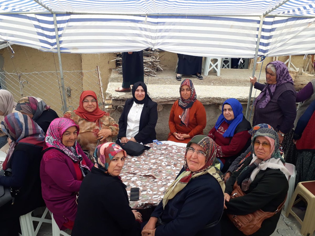 Meryemceylan42's tweet photo. Pınarcık Mahallesi'nde düğün merasimine katıldık https://t.co/xHz5UZw0KU