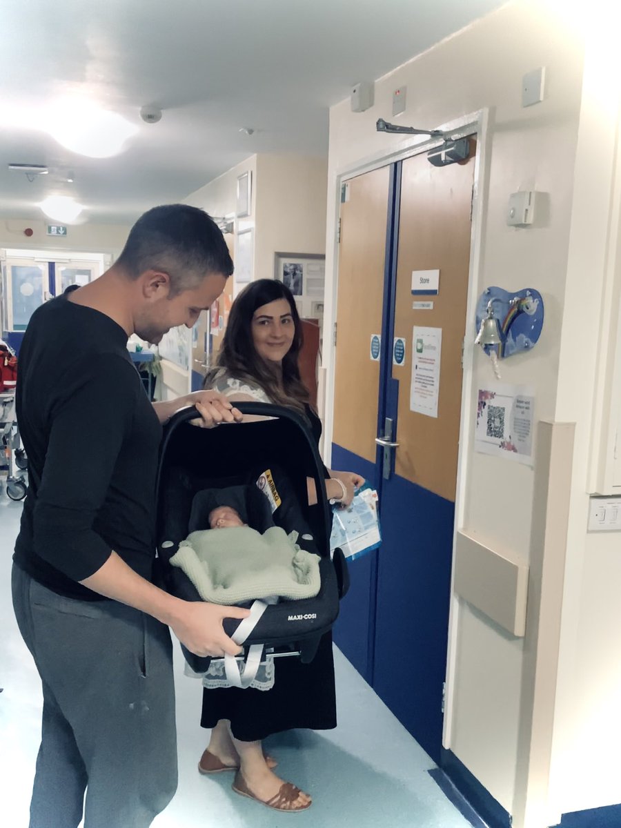 Our first parents to ring the ‘going home bell’ 🔔 

Goodbye Leo 👋🏻 wishing you all the best at home with your family ! 

#gossetward #northamptongeneralhospital #teamngh #scbu